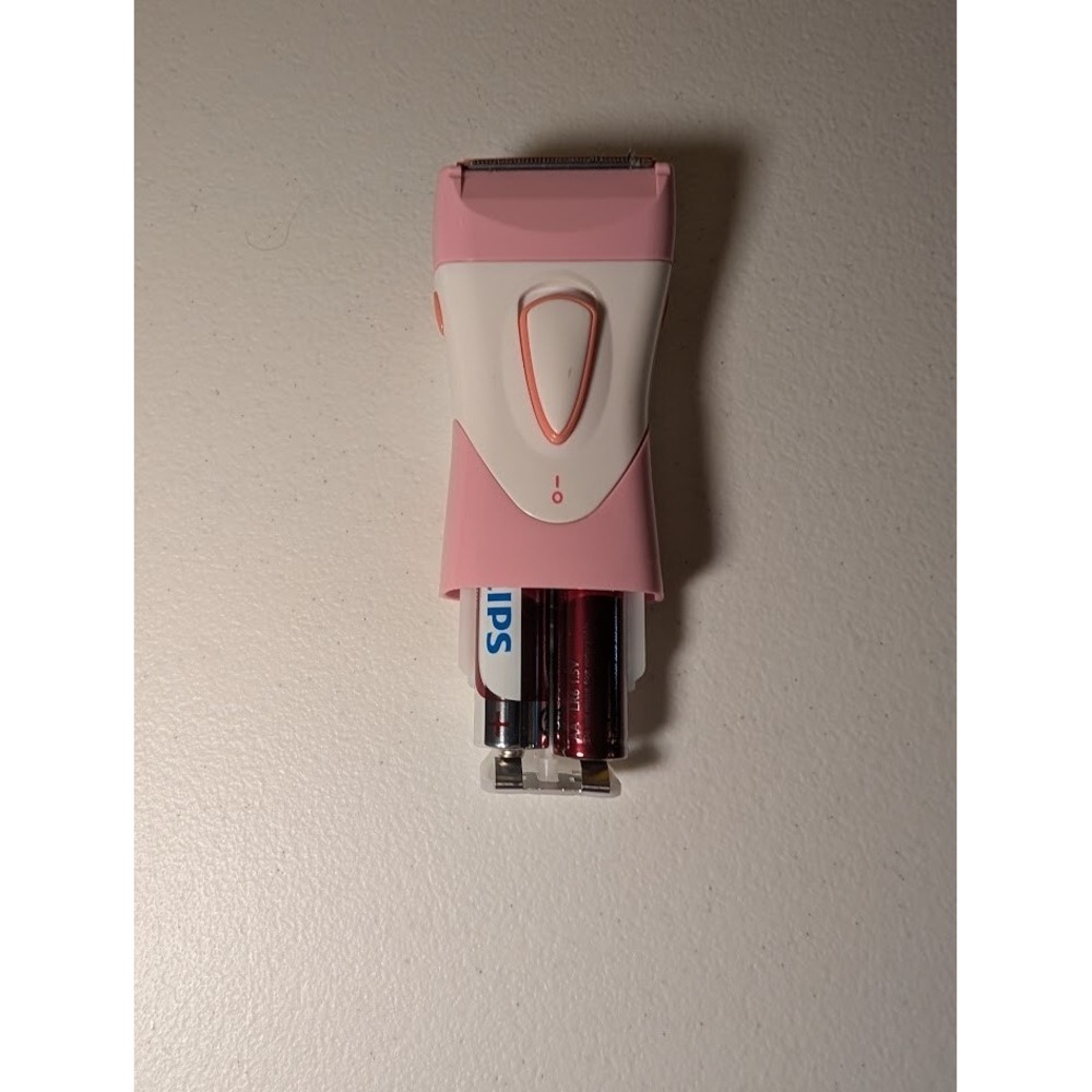 Philips Women's Electric Shaver HP6306 Pink Cordless Razor Unused w/ Batteries - Picture 2 of 3